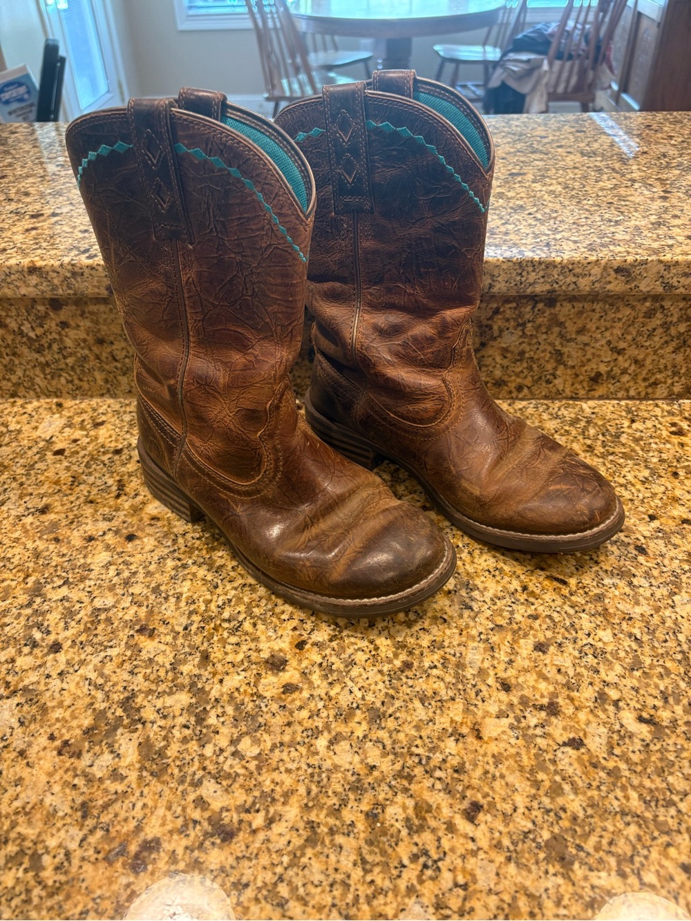 Ariat unbridled roper Western boot 7.5 brown leather teal embroidery